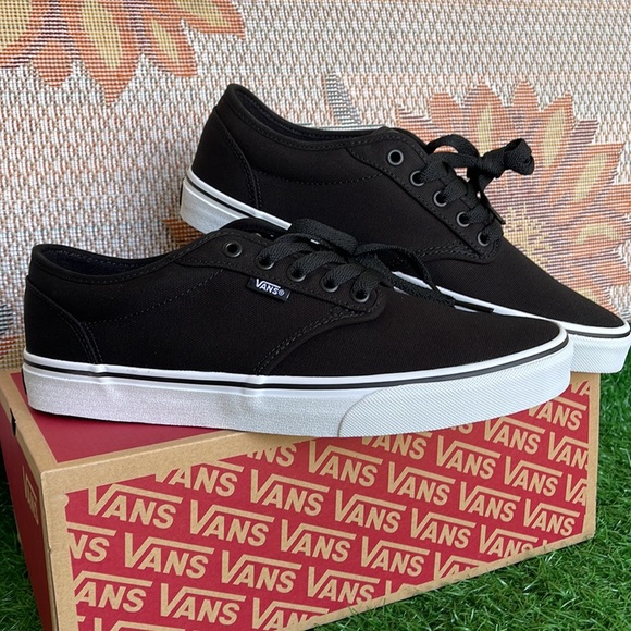 Vans WMNS Atwood
(Canvas) Black/White
VN000TUY187
Sneakers - Picture 8 of 16